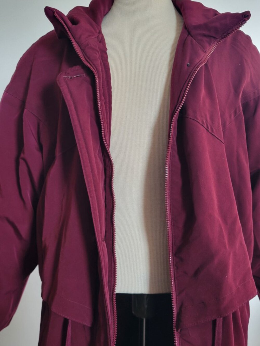 Neiman Marcus Maroon Long Hooded Down Puffer Coat Size M - Picture 13 of 16